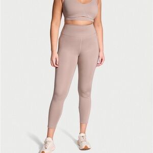 NWT - Victoria’s Secret High-Rise Leggings